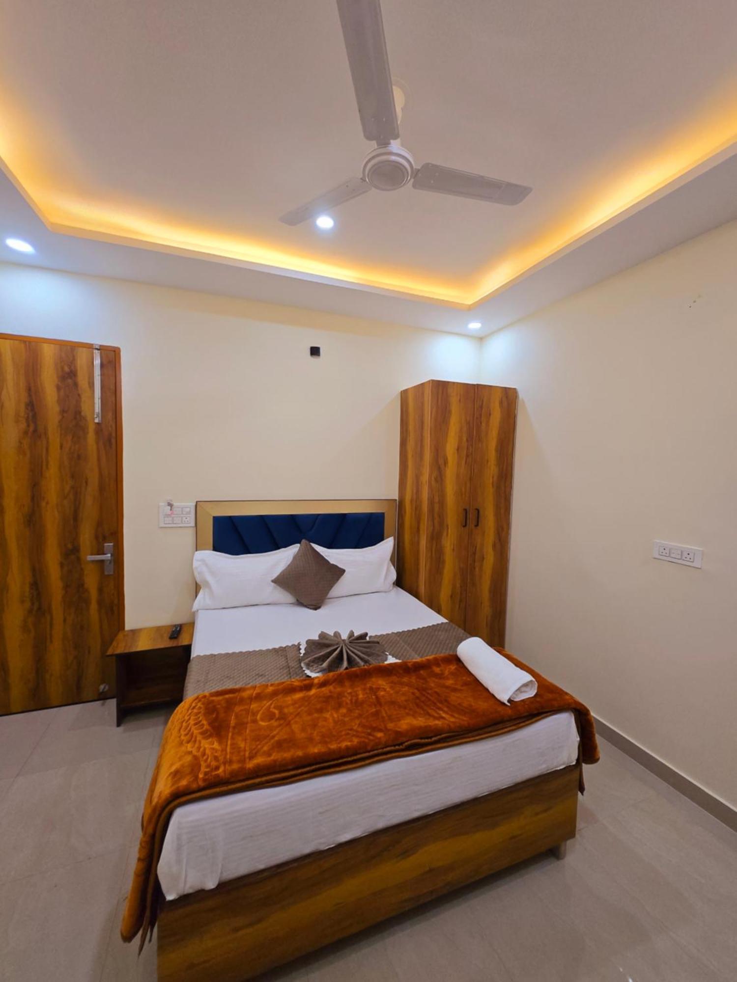 Hotel Blu Plaza Gurgaon Exterior foto